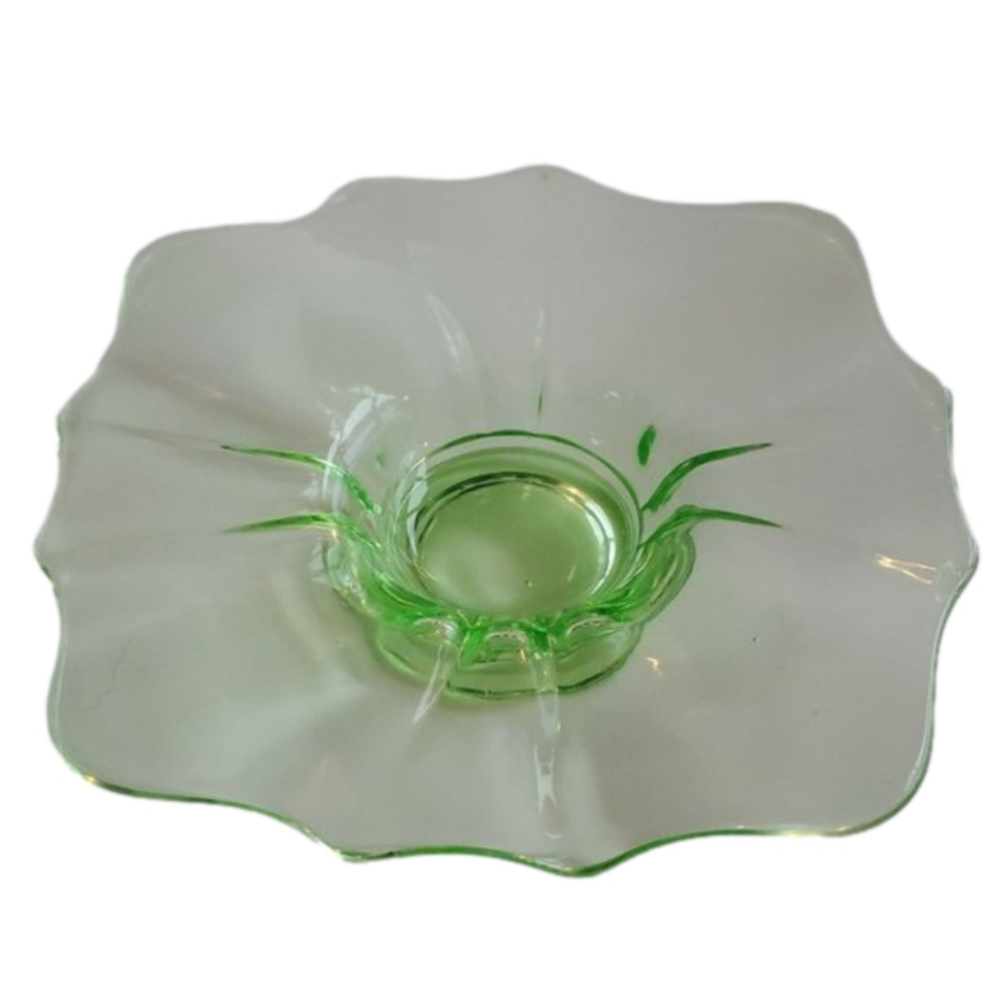 Vintage Green Depression Wavy Edge Candy Dish Bowl 7.5 x 7.5 Inches Square